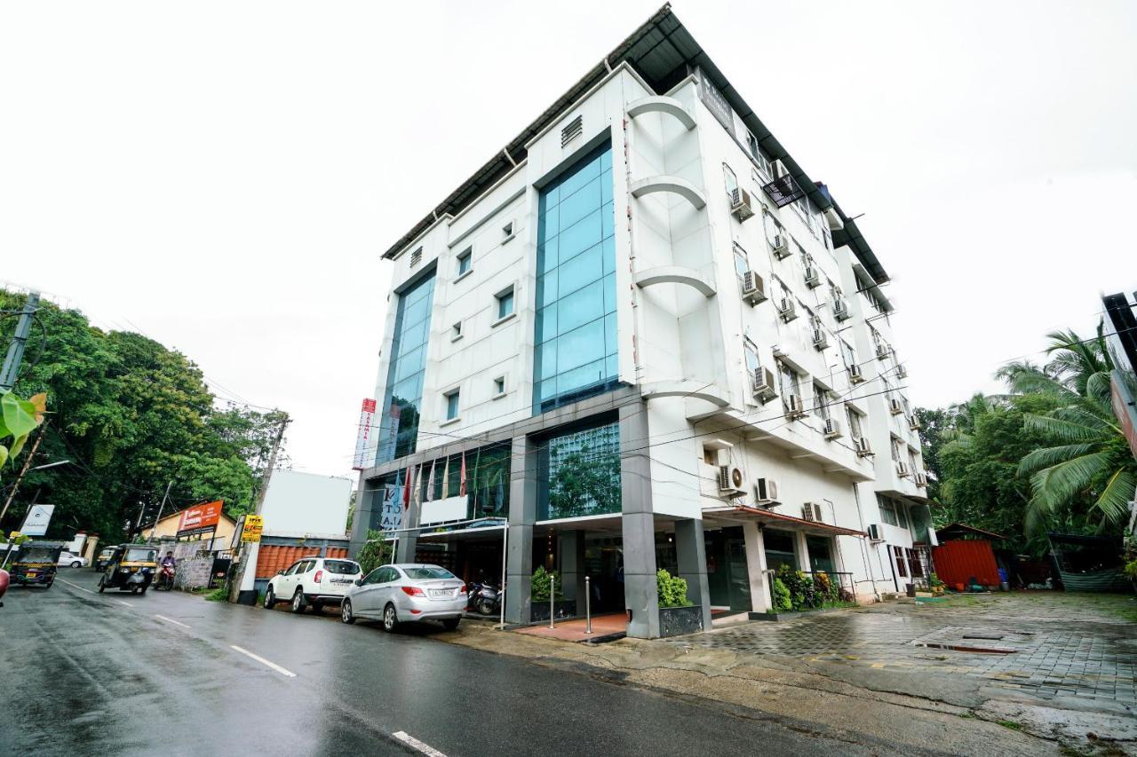 Oyo 1684 Hotel Malabar Inn Кожикоде Екстер'єр фото