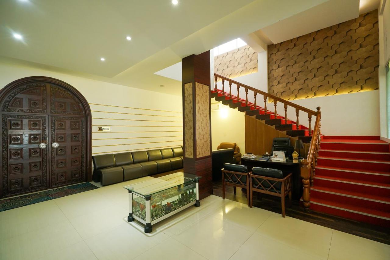 Oyo 1684 Hotel Malabar Inn Кожикоде Екстер'єр фото